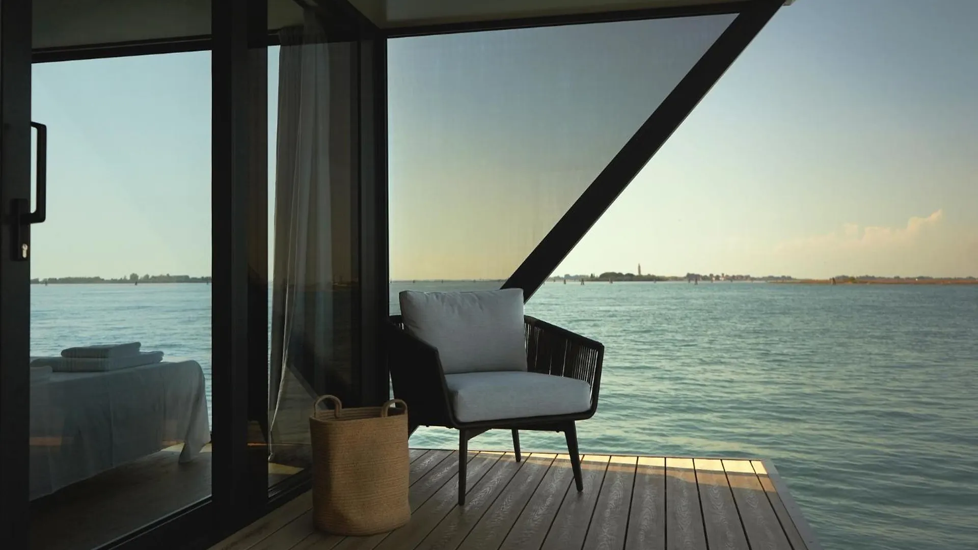 Botel AQVA The Exclusive Water Loft in Venice Hotel